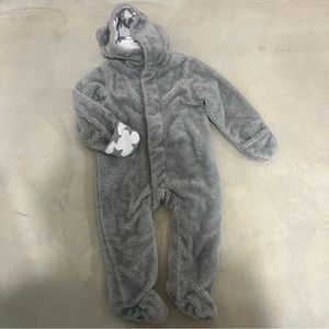 Magnetic Me Baby Minky Fleece Body Suit Size 9-12 M Hooded Grey One-Piece Fuzzy
